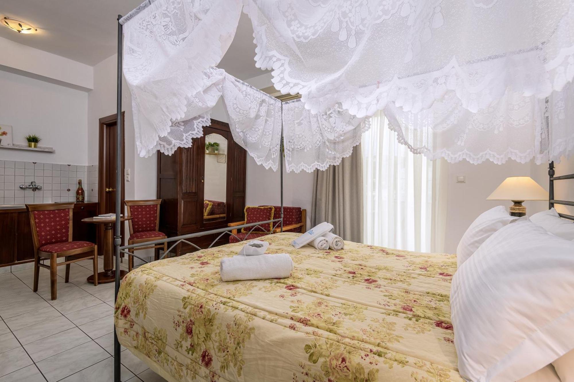 Pátmos Grikos Hotel מראה חיצוני תמונה